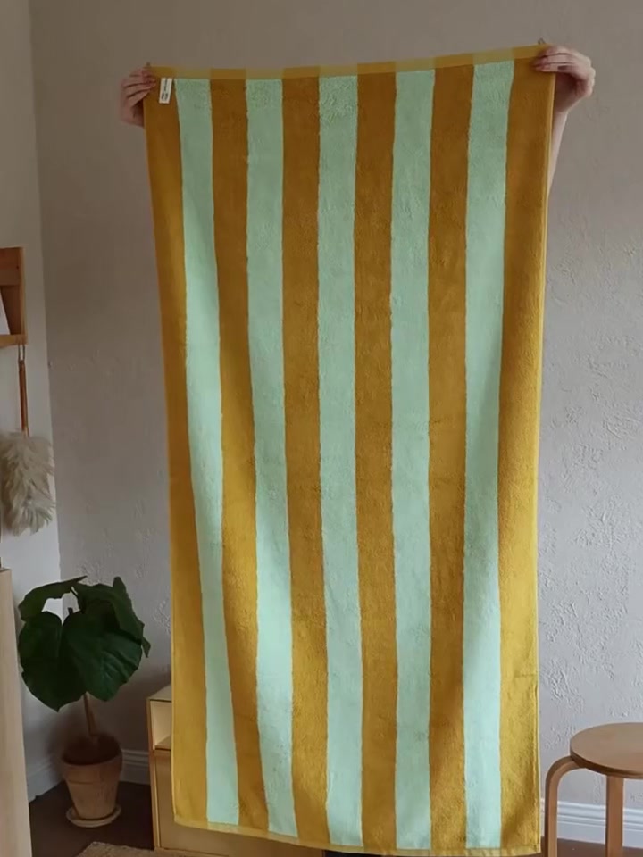 Sunday Soft towels in motion